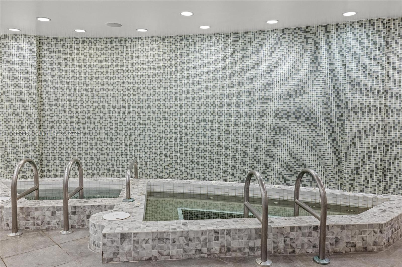 244 Biscayne Boulevard, Unit 645 Miami, FL 33132 - Photo 34 of 45