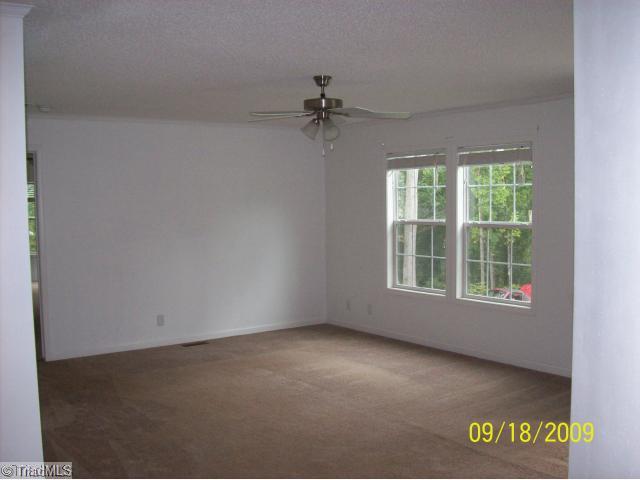 782 Jolly Road Lexington, NC 27292 - Photo 9 of 11 Living Room.