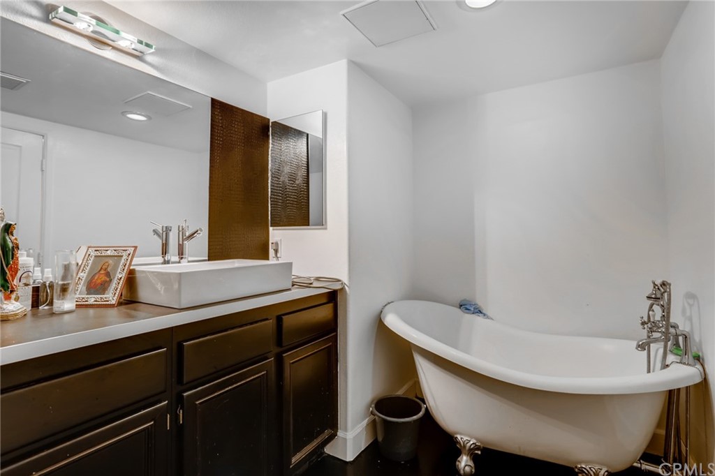 8041 Monaco Stanton, CA 90680 - Photo 14 of 28