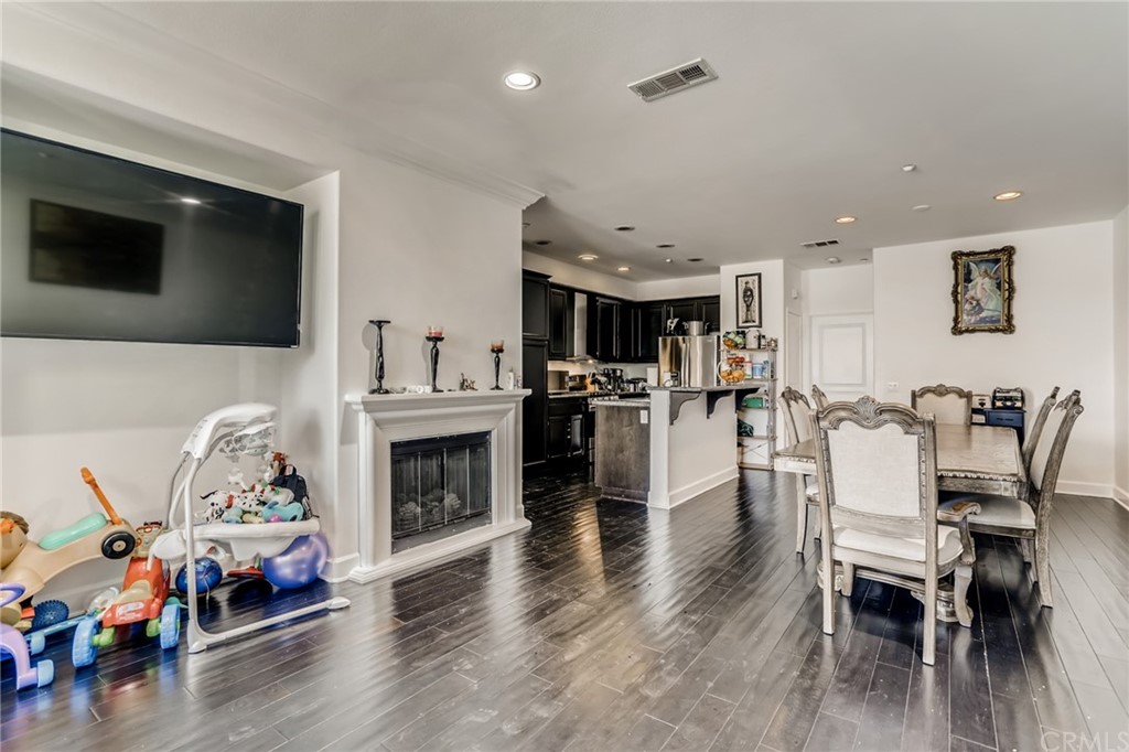 8041 Monaco Stanton, CA 90680 - Photo 4 of 28