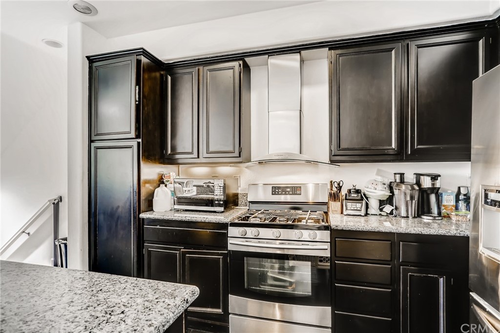 8041 Monaco Stanton, CA 90680 - Photo 7 of 28