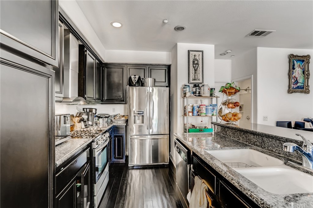 8041 Monaco Stanton, CA 90680 - Photo 8 of 28