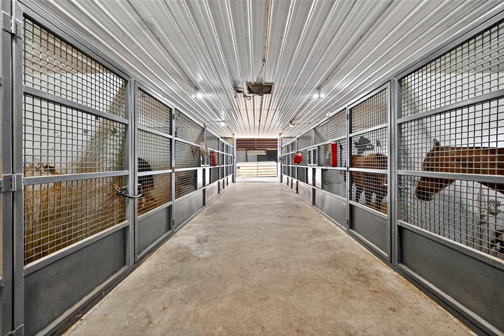 1717 Batey Road Collinsville, TX 76233 - Photo 33 of 40 a view of entryway