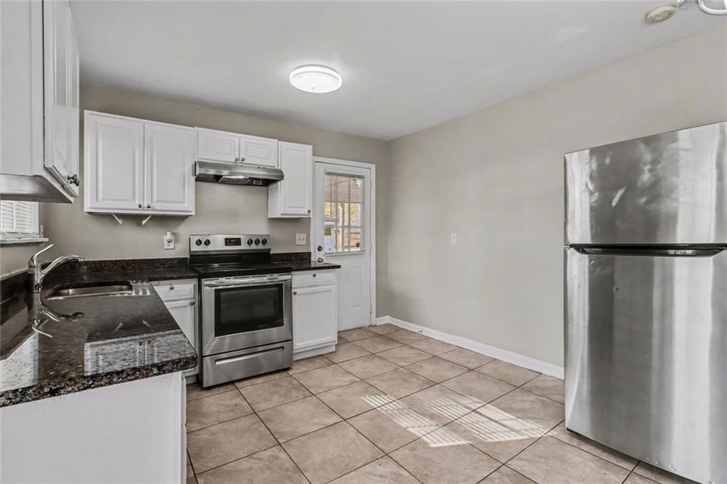 6344 Westbury Road Riverdale, GA 30274 - Photo 6 of 24