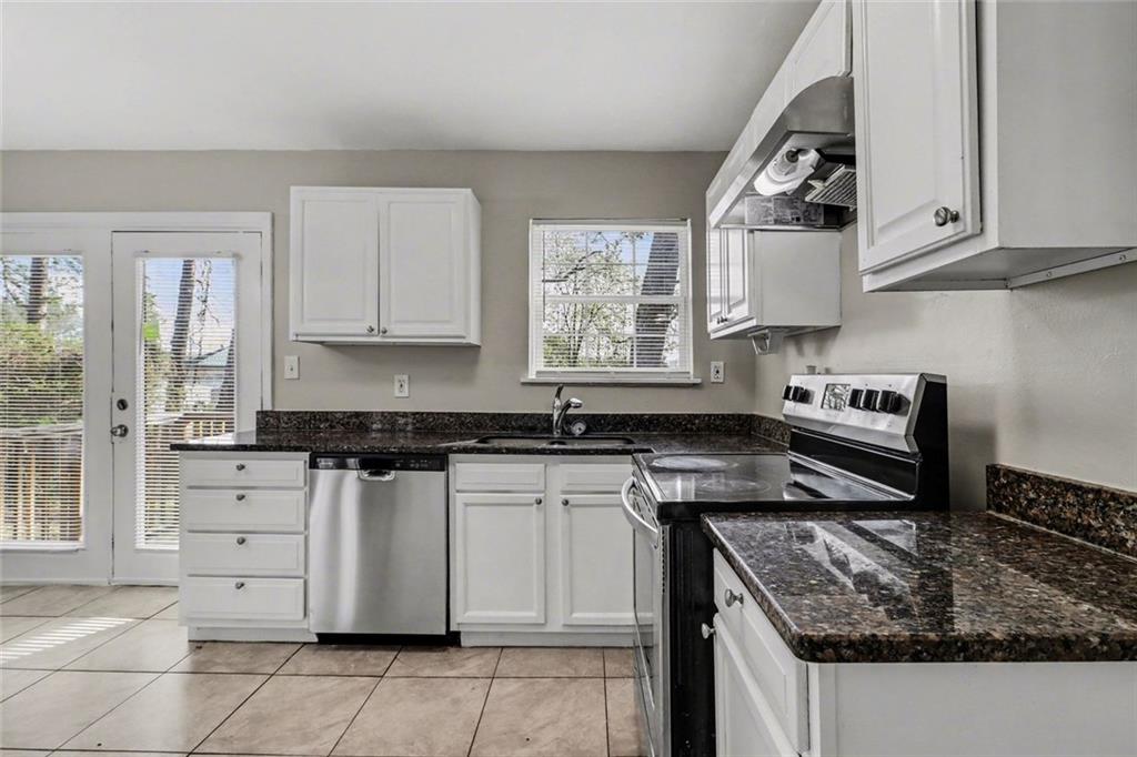 6344 Westbury Road Riverdale, GA 30274 - Photo 7 of 24