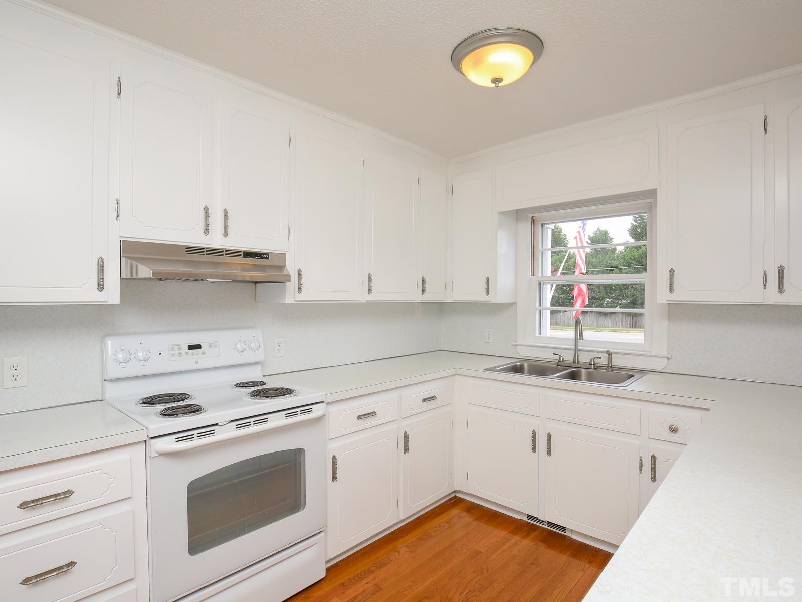 3508 Marsh Creek Road Raleigh, NC 27604 - Photo 6 of 24