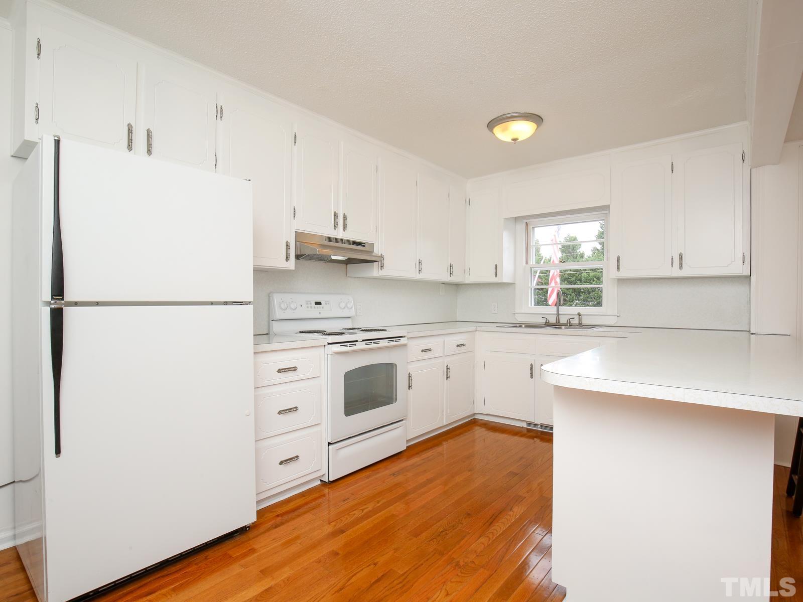 3508 Marsh Creek Road Raleigh, NC 27604 - Photo 7 of 24