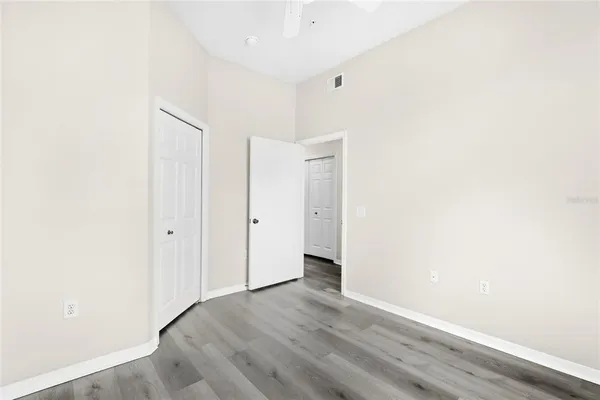 $2,000 | 5160 Northridge Road, Unit 301, Sarasota, FL 34238