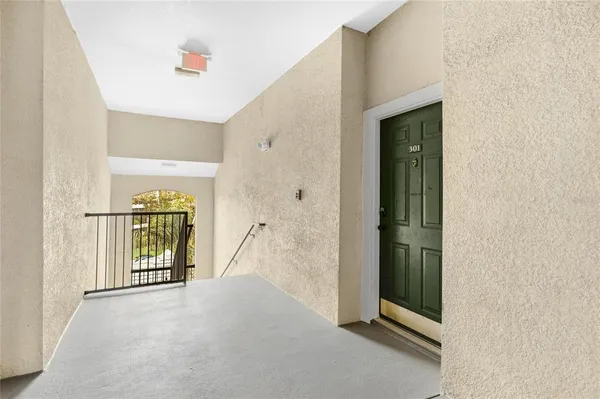 $2,000 | 5160 Northridge Road, Unit 301, Sarasota, FL 34238