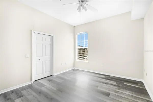 $2,000 | 5160 Northridge Road, Unit 301, Sarasota, FL 34238