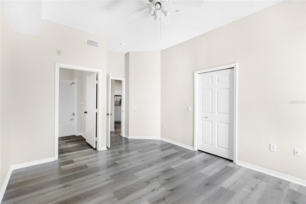 5160 Northridge Road, Unit 301 Sarasota, FL 34238 - Photo 23 of 45