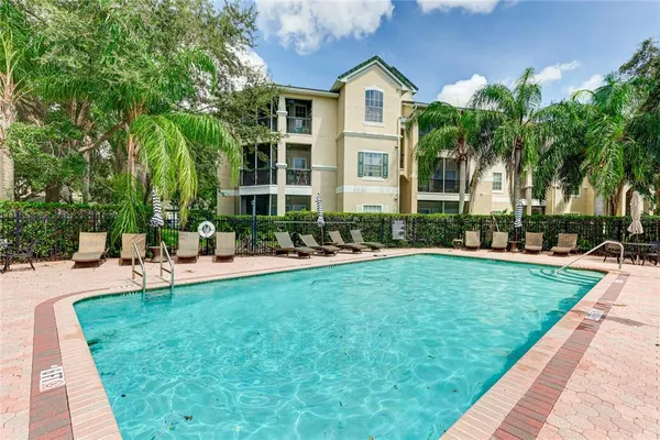 $2,000 | 5160 Northridge Road, Unit 301, Sarasota, FL 34238