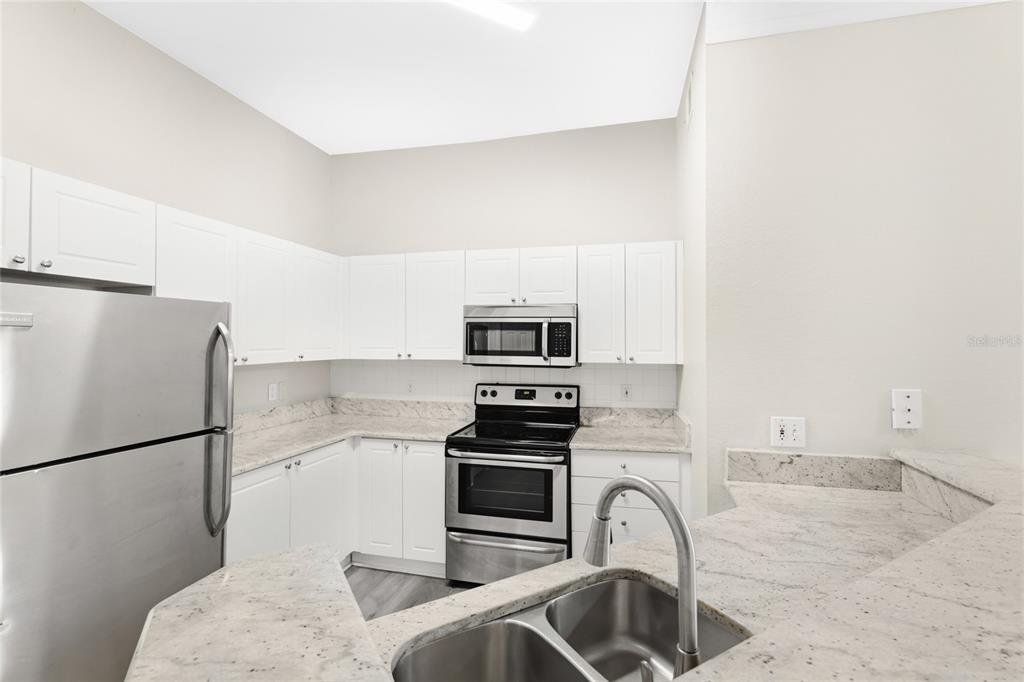 5160 Northridge Road, Unit 301 Sarasota, FL 34238 - Photo 6 of 45