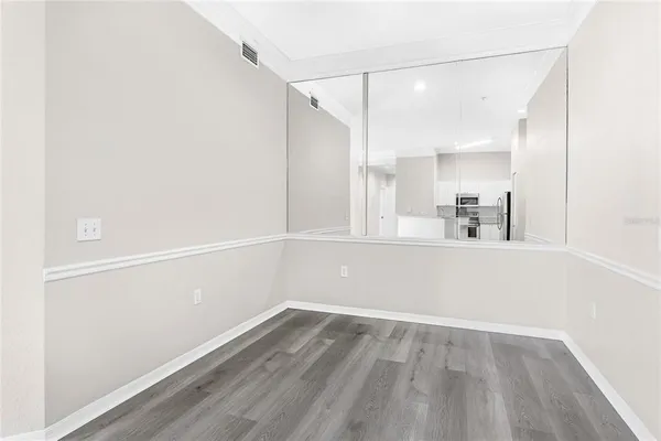 $2,000 | 5160 Northridge Road, Unit 301, Sarasota, FL 34238