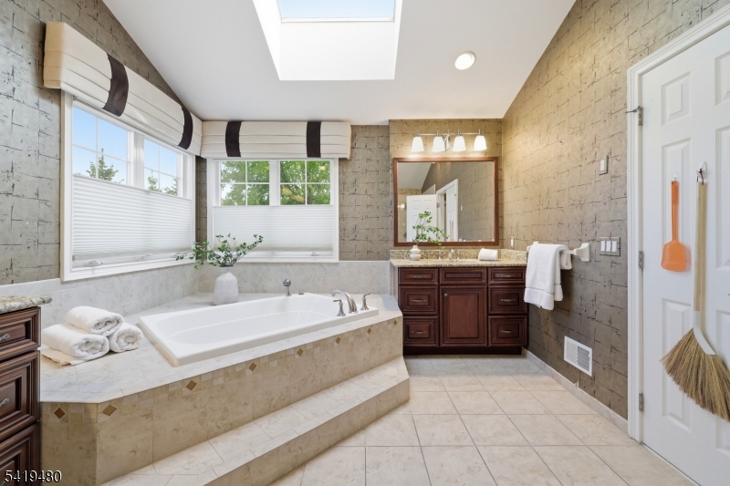 8 Ridgeline Drive Long Valley, NJ 07853 - Photo 31 of 50
