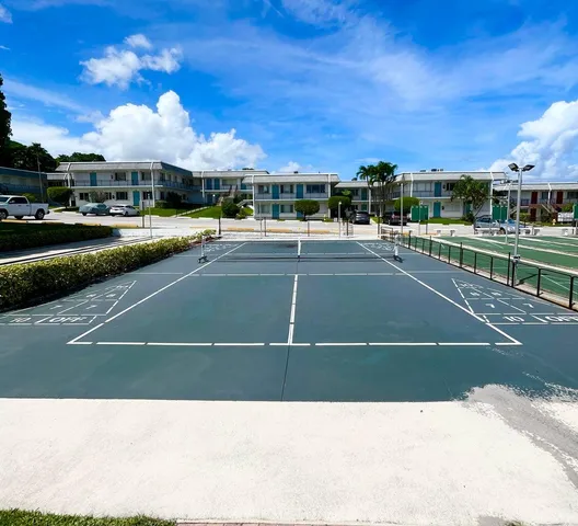 $1,650 | 2840 Lake Osborne Drive, Unit 205, Lake Worth, FL 33461