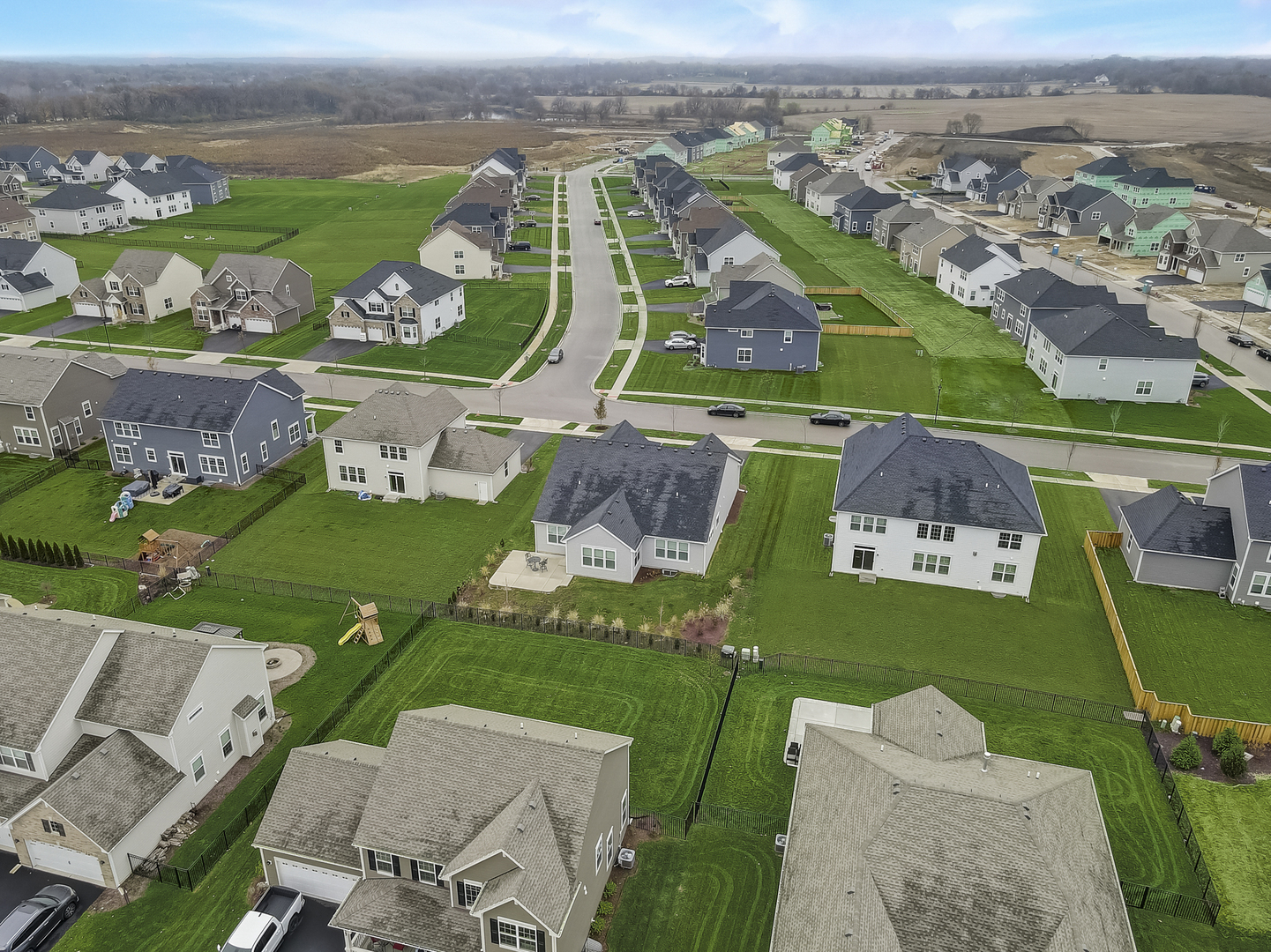 3630 Edelweiss Road Elgin, IL 60124 - Photo 42 of 47 an aerial view of a house with a garden