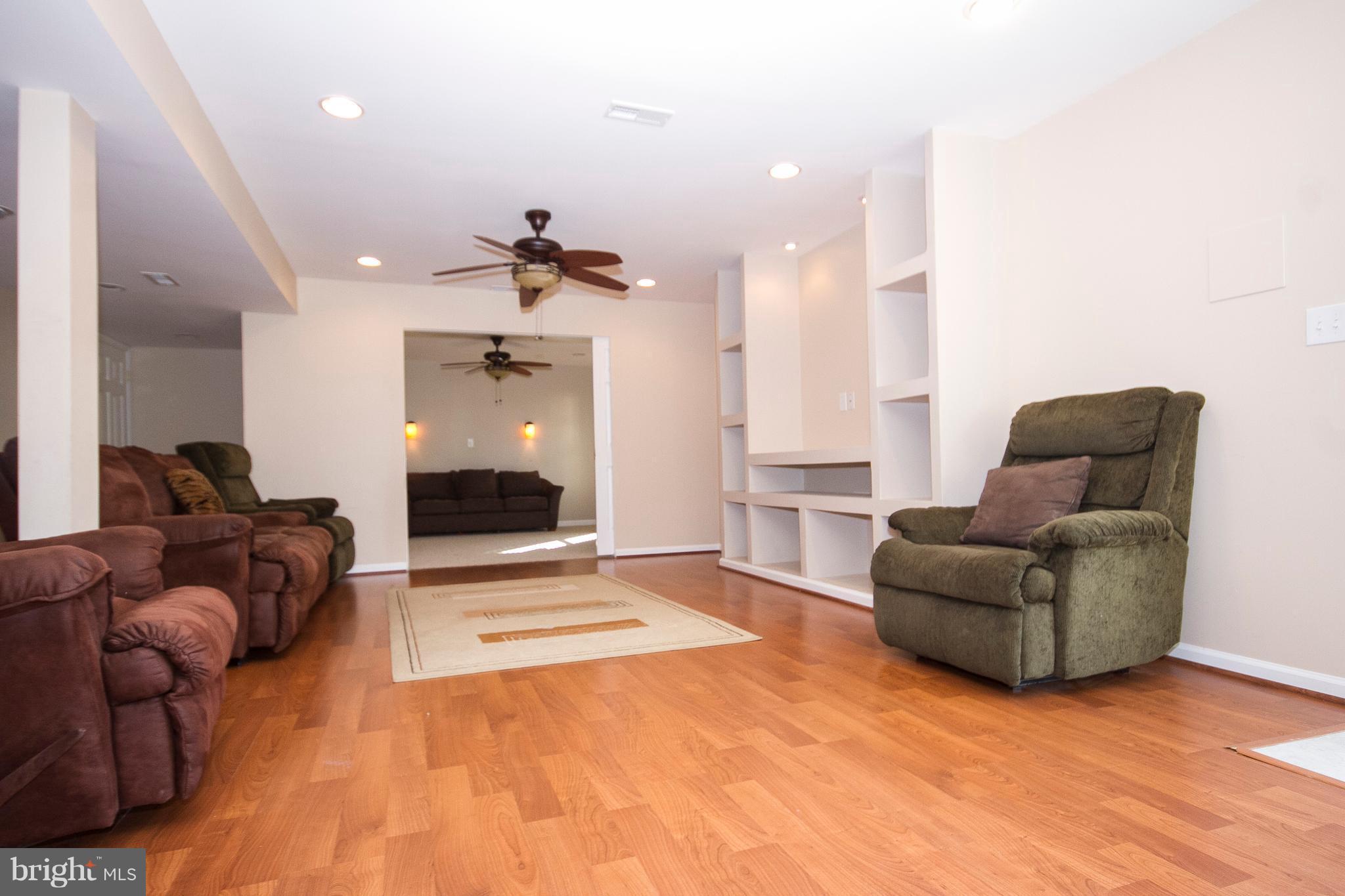 2001 Willowcrest Circle Baltimore, MD 21209 - Photo 20 of 27 CLUBROOM W/BUILT-INS