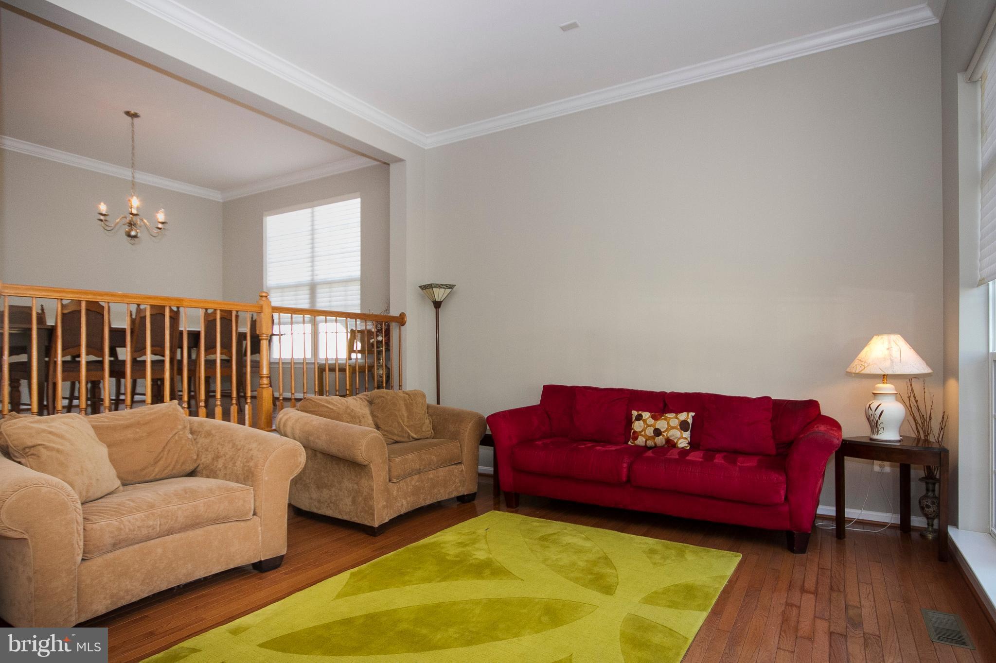 2001 Willowcrest Circle Baltimore, MD 21209 - Photo 3 of 27 Living Room