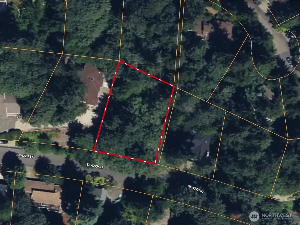 9458 Southeast 47th Street Mercer Island, WA 98040 - Photo 14 of 20 a view of entryway