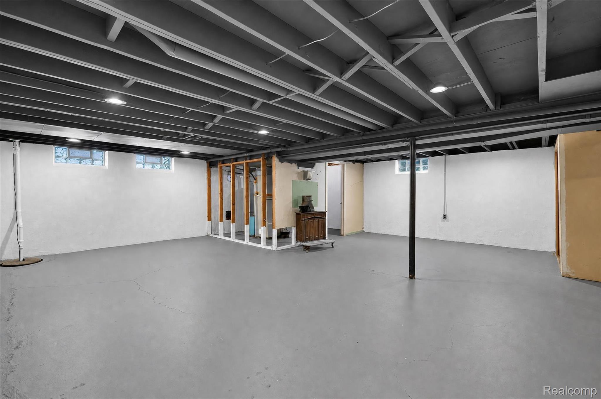 1149 Parallel Street Fenton, MI 48430 - Photo 26 of 34 26-Basement.jpg