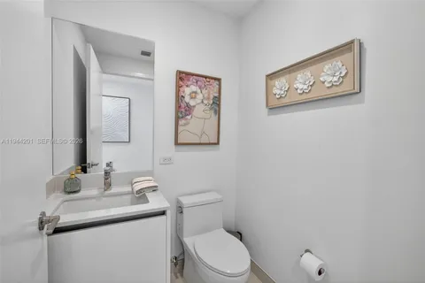 $3,250,000 | 900 North Ocean Boulevard, Unit 906, Pompano Beach, FL 33062
