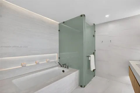 $3,500,000 | 900 North Ocean Boulevard, Unit 906, Pompano Beach, FL 33062