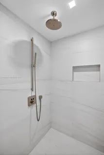 $3,500,000 | 900 North Ocean Boulevard, Unit 906, Pompano Beach, FL 33062