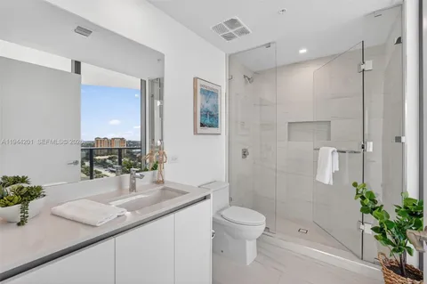 $3,500,000 | 900 North Ocean Boulevard, Unit 906, Pompano Beach, FL 33062