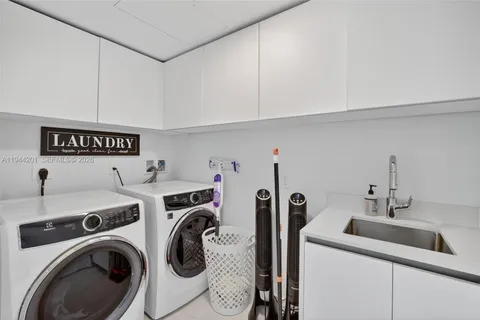 $3,250,000 | 900 North Ocean Boulevard, Unit 906, Pompano Beach, FL 33062