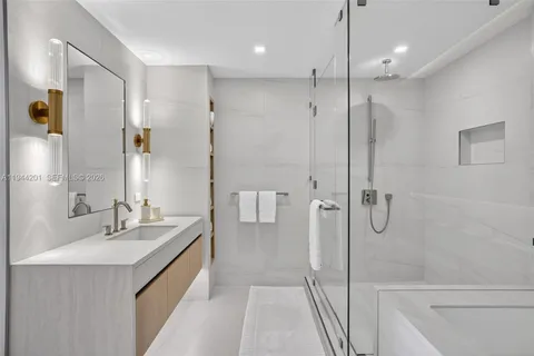 $3,500,000 | 900 North Ocean Boulevard, Unit 906, Pompano Beach, FL 33062