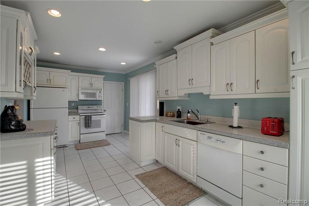 50180 Callens Road Chesterfield, MI 48047 - Photo 12 of 33