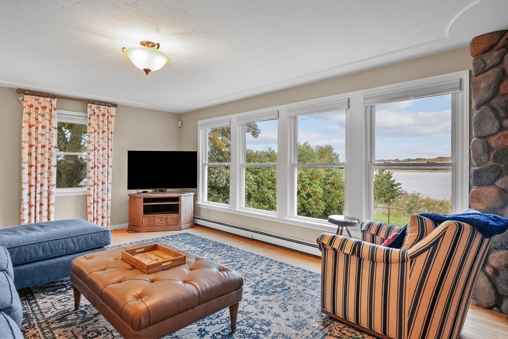 7 Beach Street Berkley, MA 02779 - Photo 17 of 42