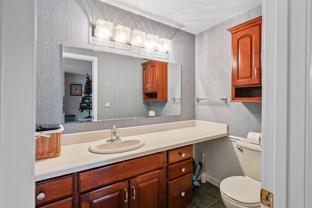 7 Beach Street Berkley, MA 02779 - Photo 19 of 42