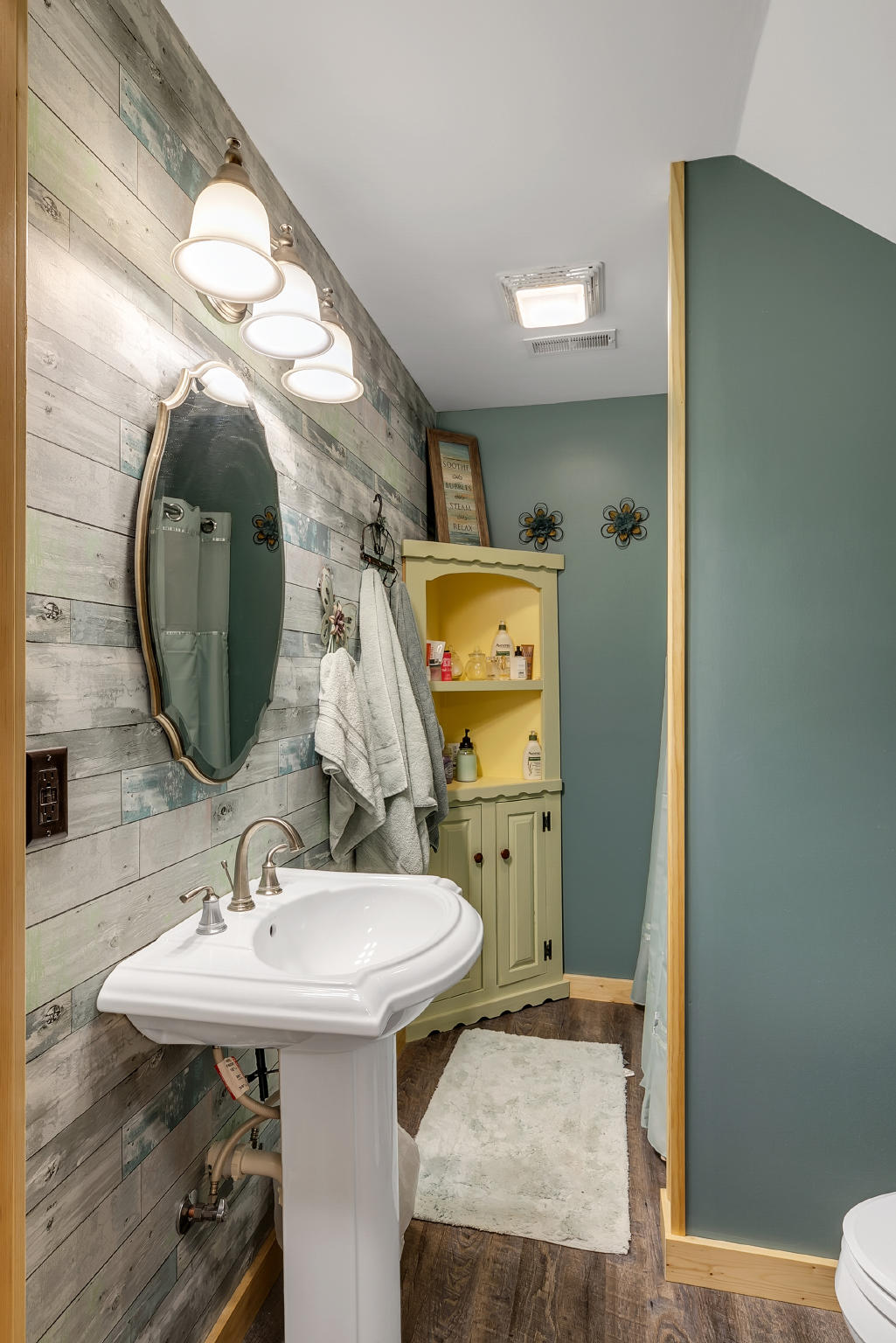 1416 Hudlow Road Dunlap, TN 37327 - Photo 20 of 33 2nd bathroom