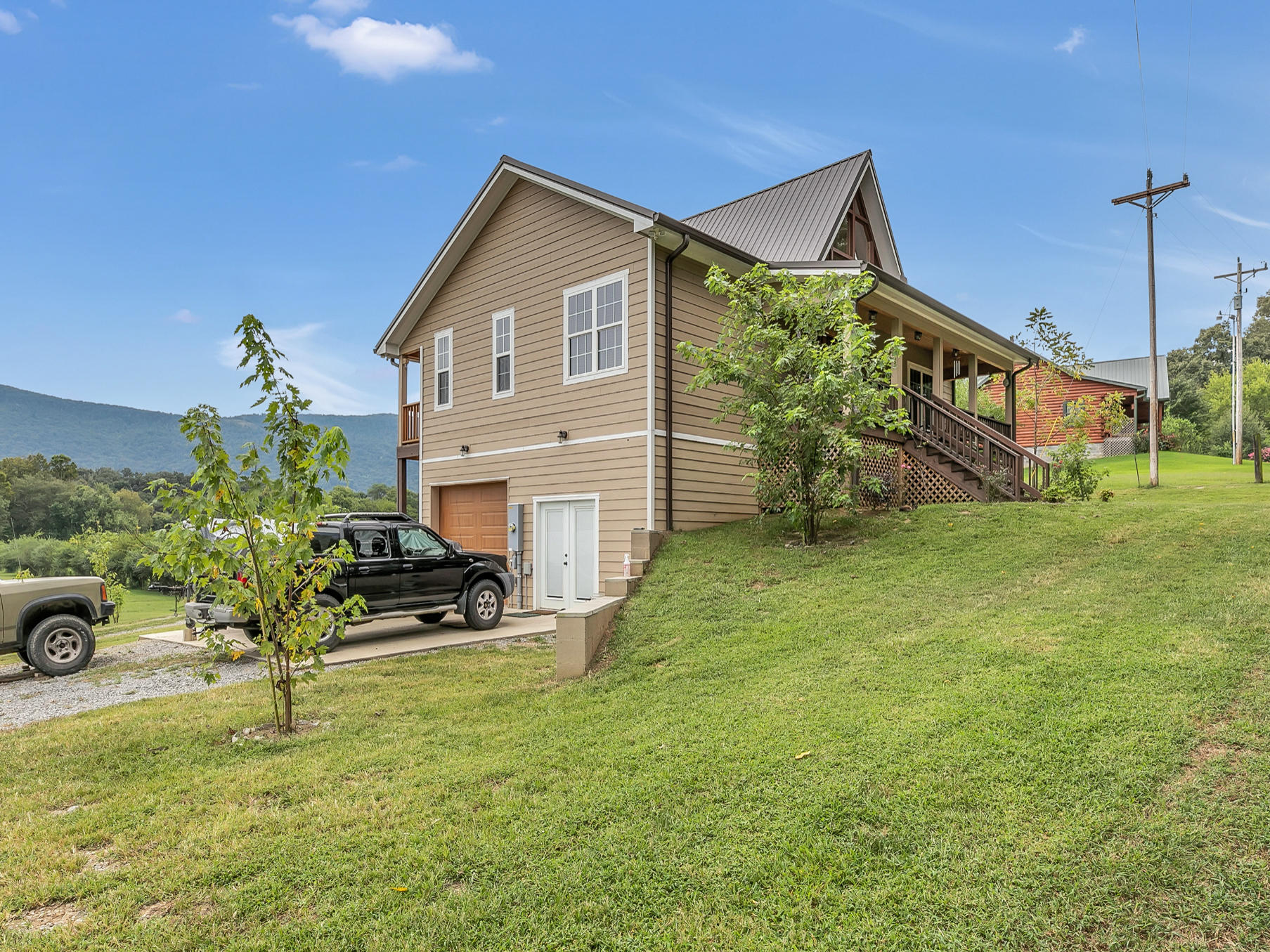 1416 Hudlow Road Dunlap, TN 37327 - Photo 28 of 33 Extra entrance Downstairs