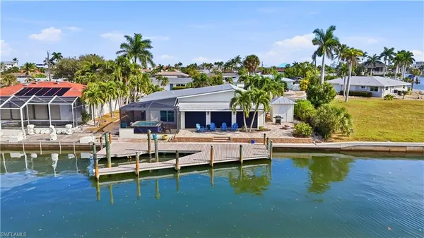 $1,225,000 | 10 Clearview Boulevard, Fort Myers Beach, FL 33931