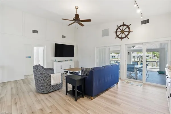 $1,225,000 | 10 Clearview Boulevard, Fort Myers Beach, FL 33931