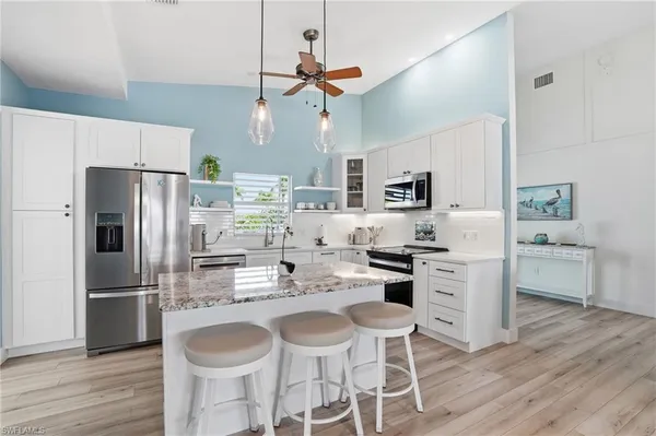 $1,225,000 | 10 Clearview Boulevard, Fort Myers Beach, FL 33931