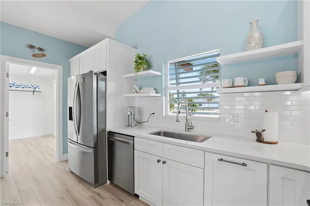 $1,225,000 | 10 Clearview Boulevard, Fort Myers Beach, FL 33931