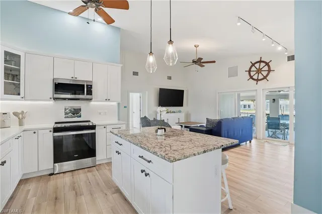 $1,225,000 | 10 Clearview Boulevard, Fort Myers Beach, FL 33931
