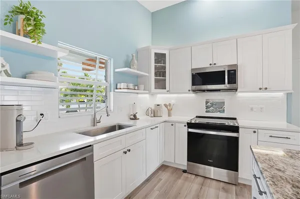$1,225,000 | 10 Clearview Boulevard, Fort Myers Beach, FL 33931