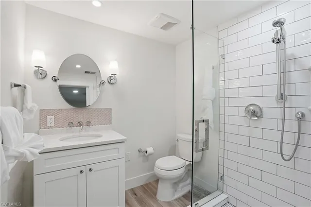 $1,225,000 | 10 Clearview Boulevard, Fort Myers Beach, FL 33931