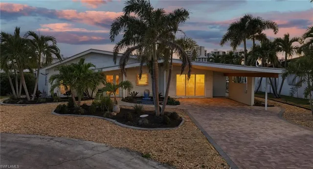 $1,225,000 | 10 Clearview Boulevard, Fort Myers Beach, FL 33931