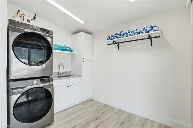 $1,225,000 | 10 Clearview Boulevard, Fort Myers Beach, FL 33931