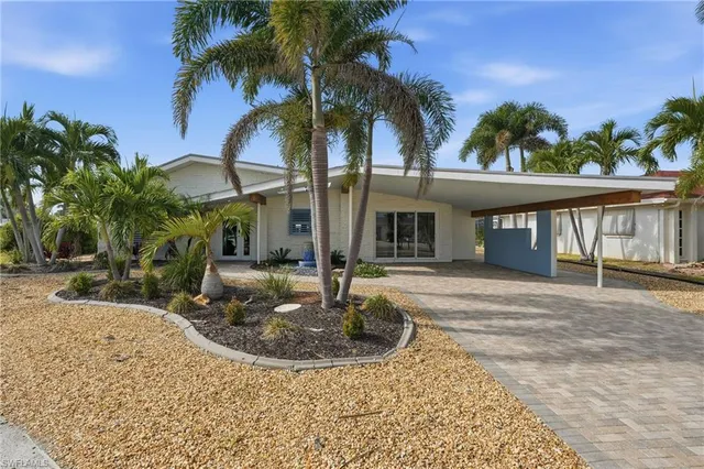 $1,225,000 | 10 Clearview Boulevard, Fort Myers Beach, FL 33931