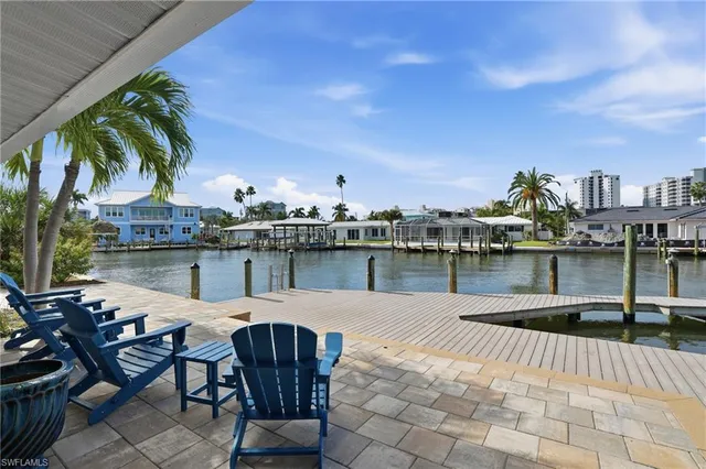 $1,225,000 | 10 Clearview Boulevard, Fort Myers Beach, FL 33931