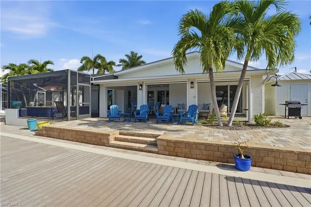 $1,225,000 | 10 Clearview Boulevard, Fort Myers Beach, FL 33931