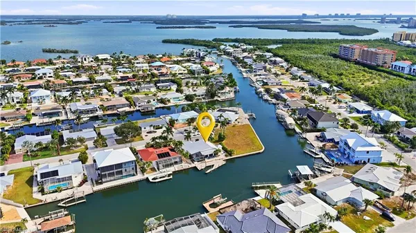 $1,225,000 | 10 Clearview Boulevard, Fort Myers Beach, FL 33931