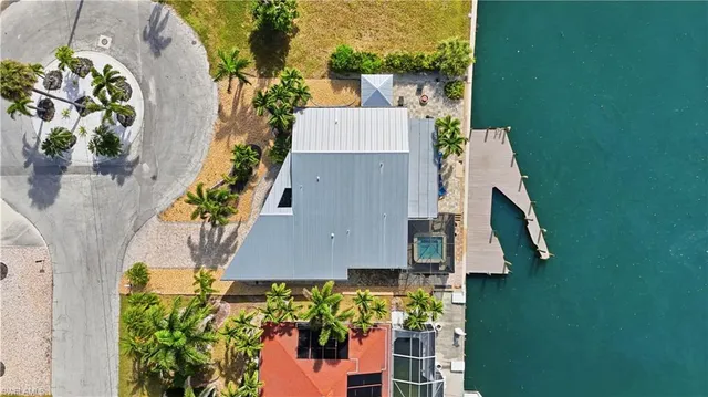 $1,225,000 | 10 Clearview Boulevard, Fort Myers Beach, FL 33931